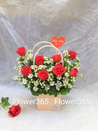 Giỏ Quai Xách Nhỏ 8B Hồng Đỏ Hoa Phụ Trắng Nhỏ